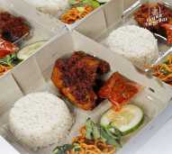 NASI CAMPUR AYAM SERUNDENG