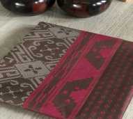 KAIN TENUN MOTIF TOLAKI